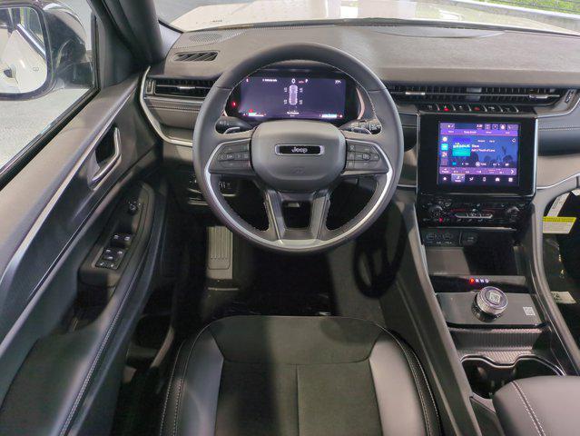 new 2025 Jeep Grand Cherokee car, priced at $39,128