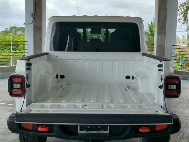 new 2024 Jeep Gladiator car, priced at $57,977