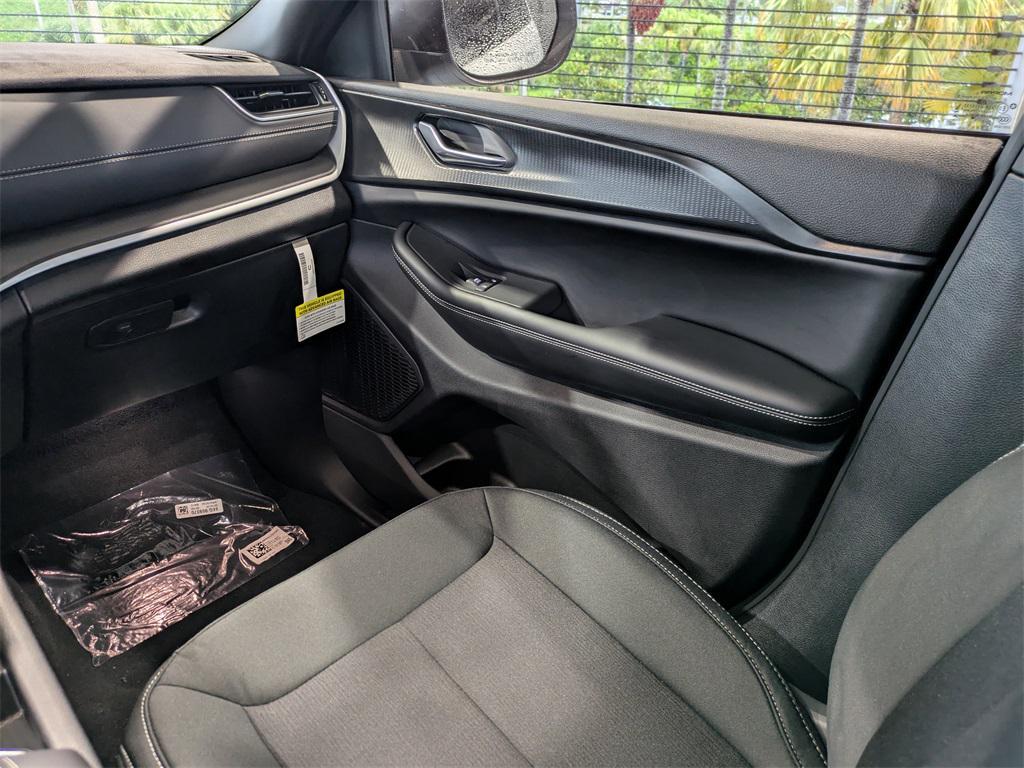 new 2025 Jeep Grand Cherokee L car, priced at $34,427