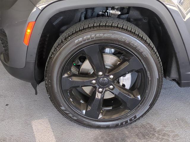 new 2025 Jeep Grand Cherokee car, priced at $38,308