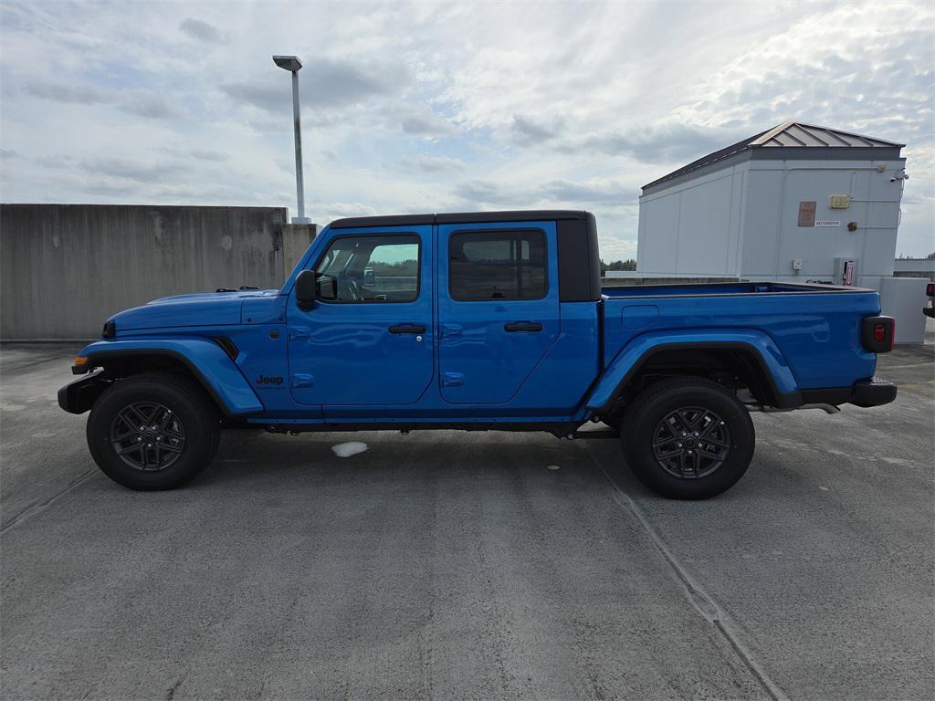 new 2025 Jeep Gladiator car, priced at $44,300