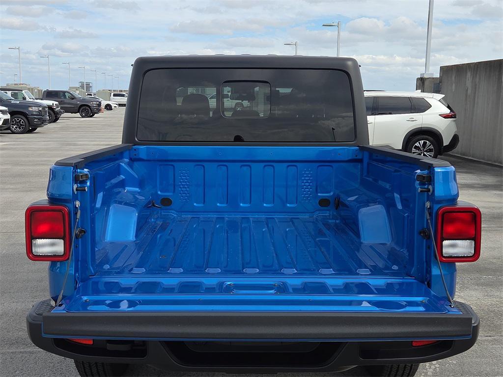 new 2025 Jeep Gladiator car, priced at $44,300