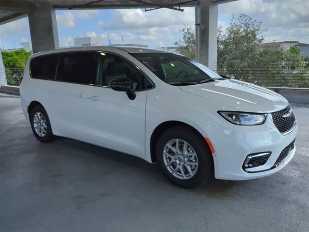 new 2025 Chrysler Pacifica car, priced at $37,995