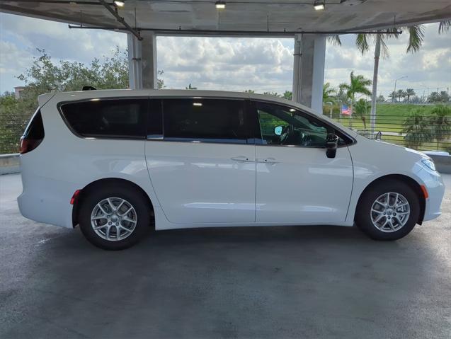 new 2025 Chrysler Pacifica car, priced at $37,995