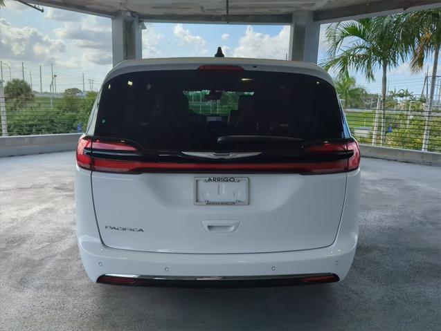 new 2025 Chrysler Pacifica car, priced at $37,995