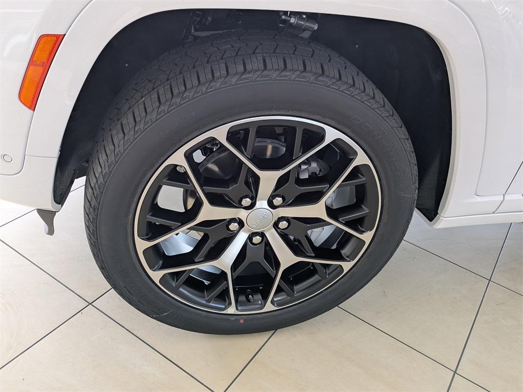 new 2025 Jeep Grand Cherokee car, priced at $61,051