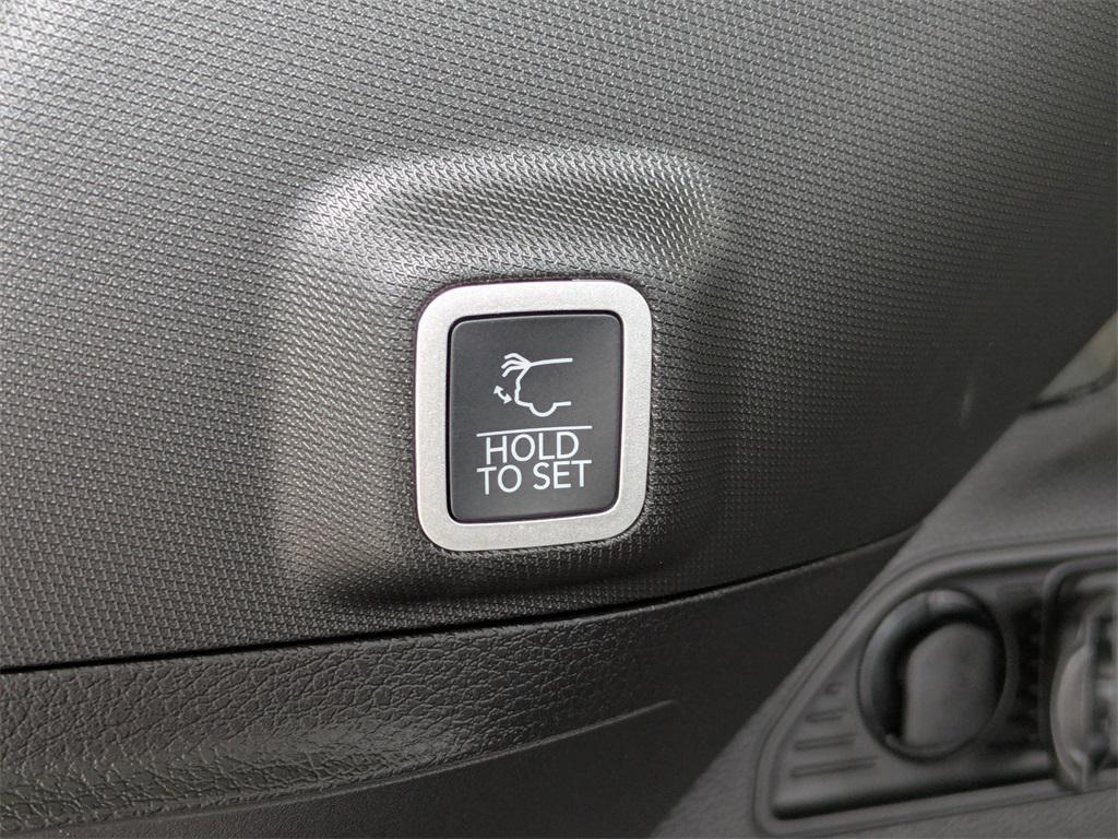 new 2025 Jeep Grand Cherokee car, priced at $61,051