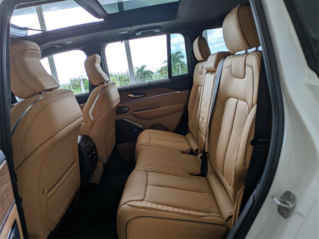 new 2025 Jeep Grand Cherokee car, priced at $61,051