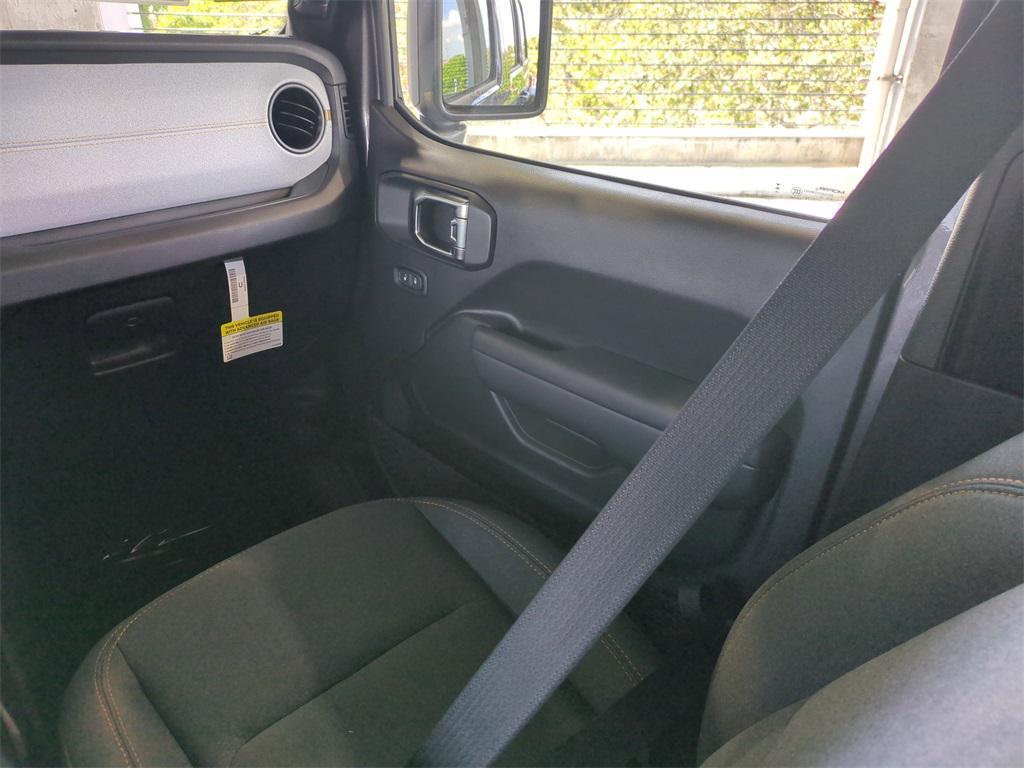 new 2025 Jeep Wrangler car, priced at $45,966