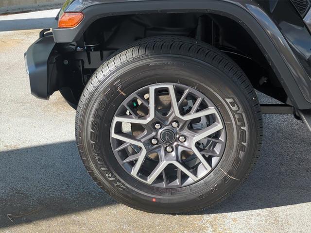 new 2025 Jeep Wrangler car, priced at $45,071