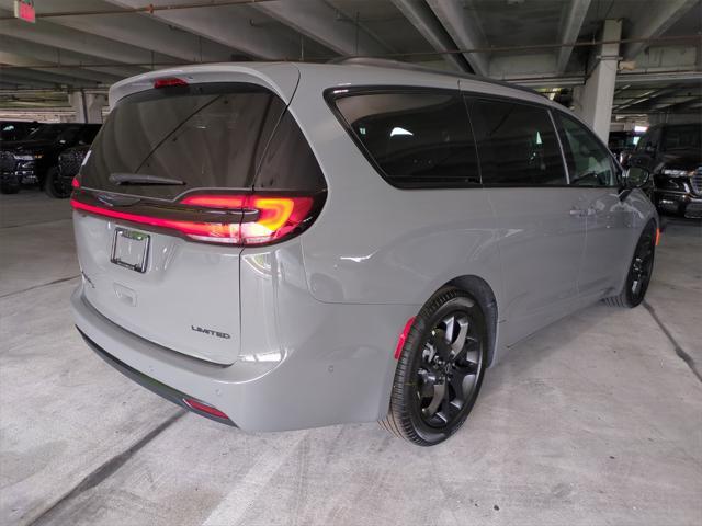 new 2025 Chrysler Pacifica car, priced at $44,572