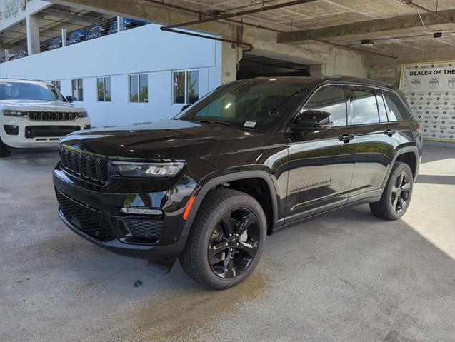 new 2025 Jeep Grand Cherokee car, priced at $43,422