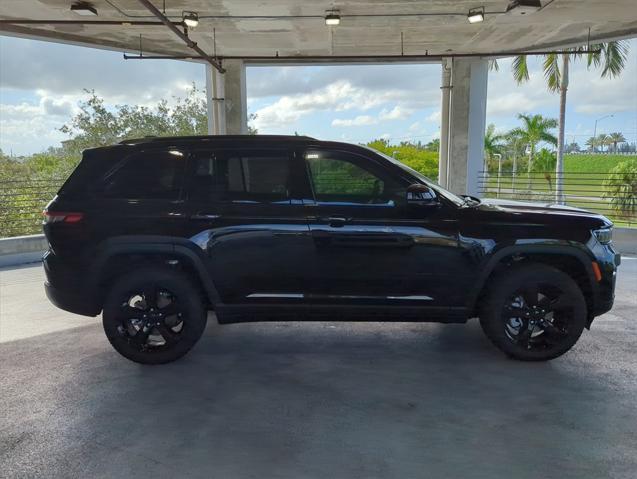 new 2025 Jeep Grand Cherokee car, priced at $43,422