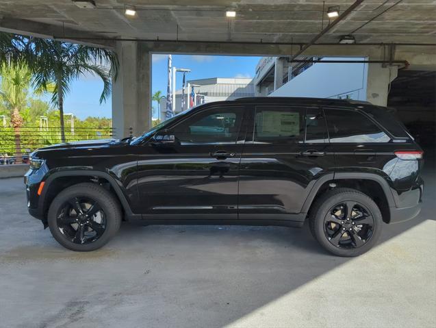 new 2025 Jeep Grand Cherokee car, priced at $43,422