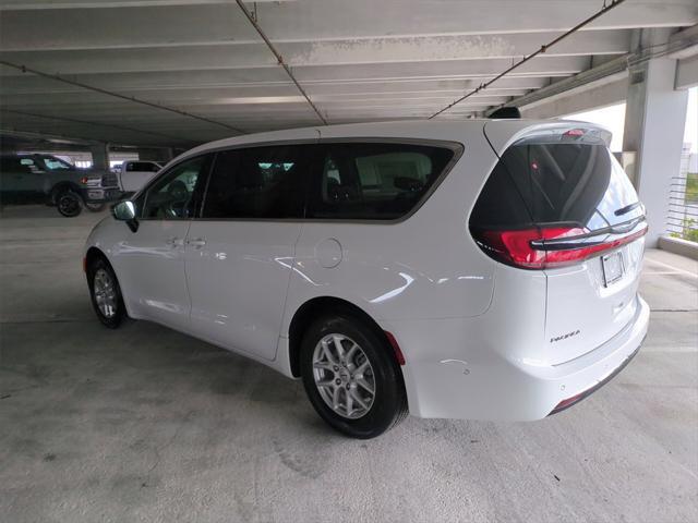 new 2025 Chrysler Pacifica car, priced at $40,154