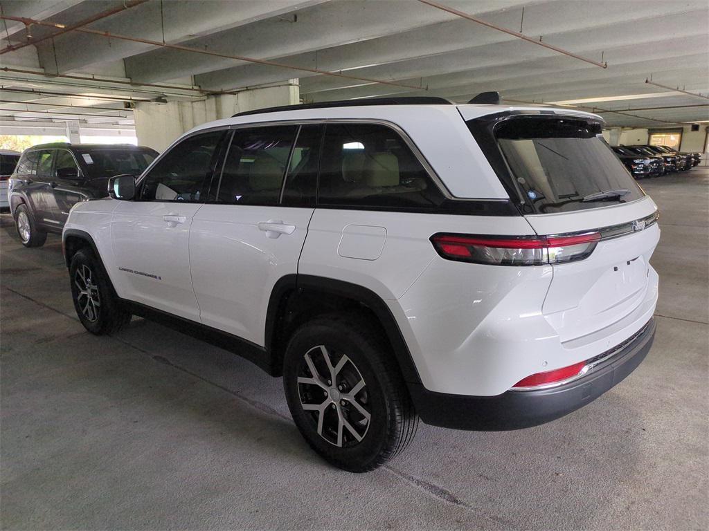 new 2025 Jeep Grand Cherokee car, priced at $37,109