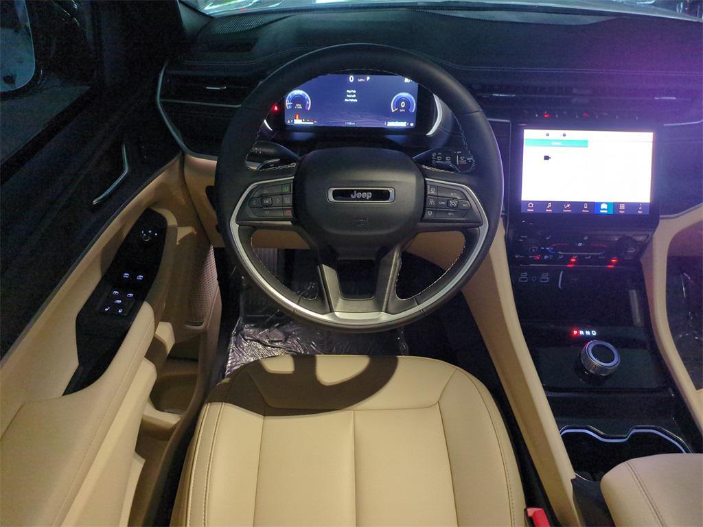 new 2025 Jeep Grand Cherokee car, priced at $37,109