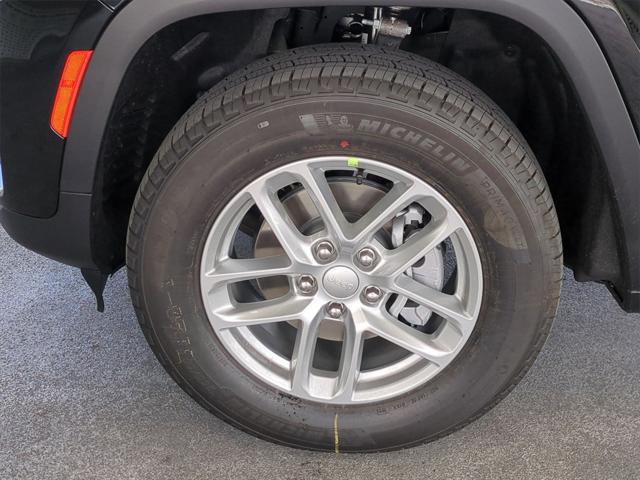 new 2025 Jeep Grand Cherokee car, priced at $33,569