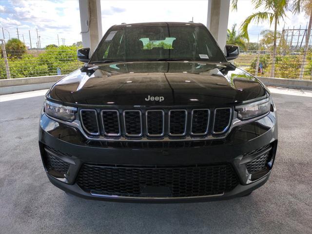 new 2025 Jeep Grand Cherokee car, priced at $33,569