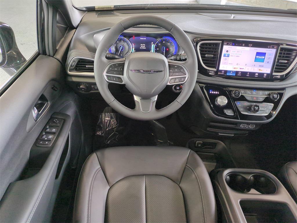 new 2025 Chrysler Pacifica car, priced at $34,452