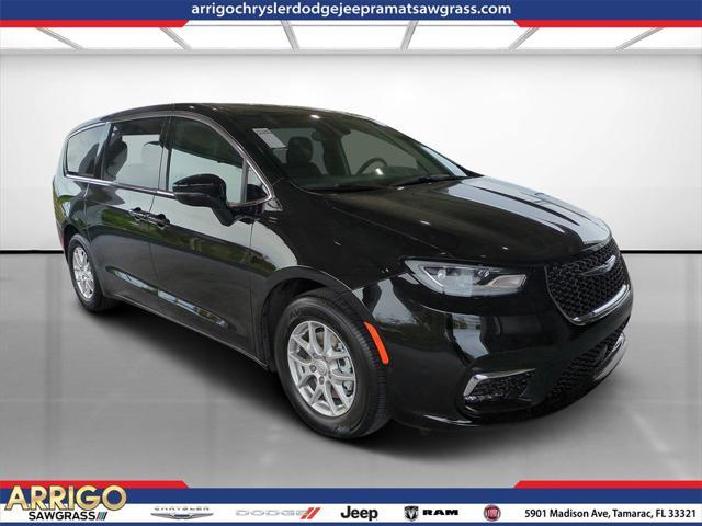new 2025 Chrysler Pacifica car, priced at $37,088