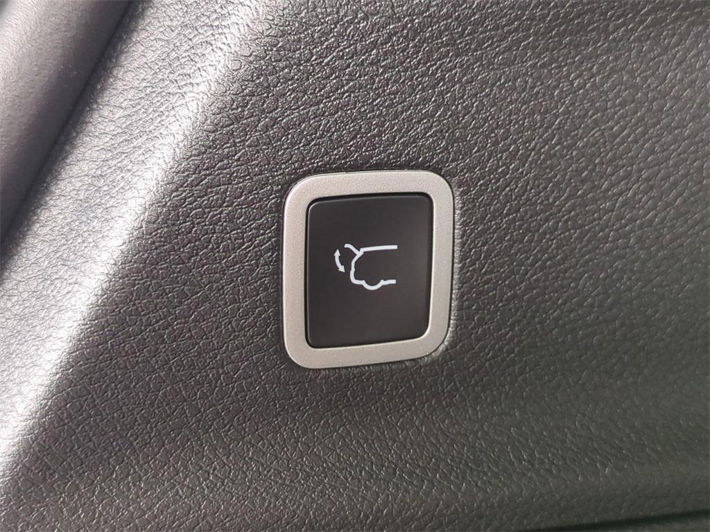 new 2025 Chrysler Pacifica car, priced at $34,452