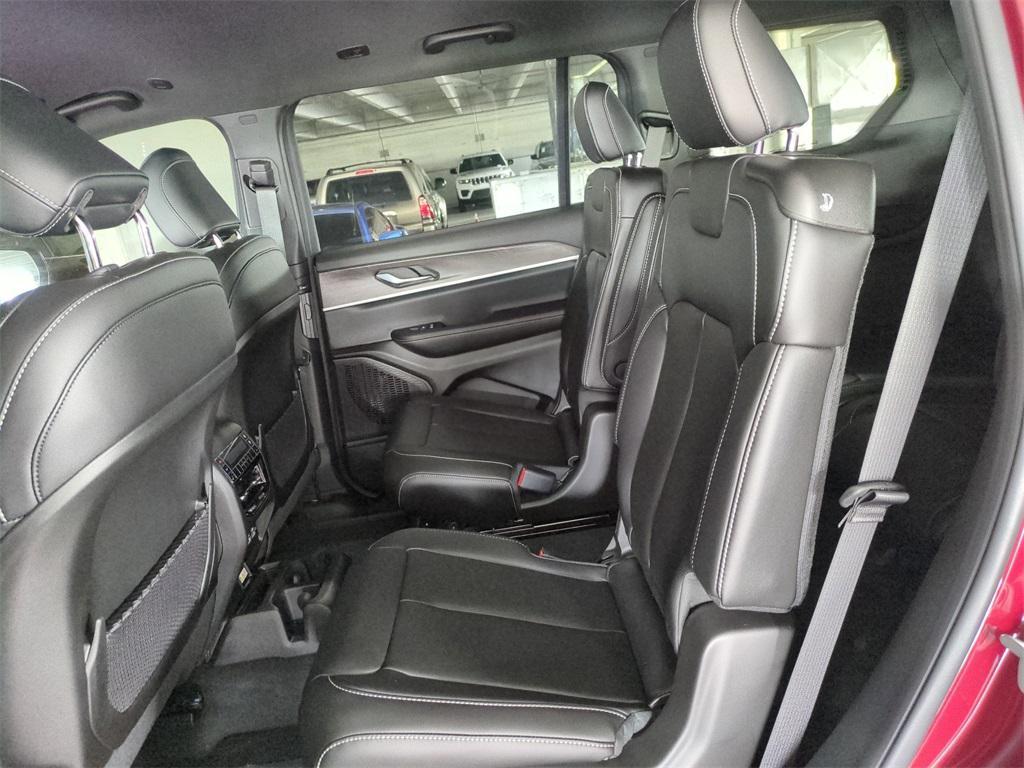 new 2025 Jeep Grand Cherokee L car, priced at $39,695