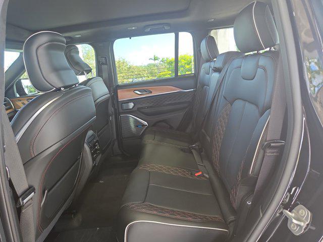 new 2025 Jeep Grand Cherokee car