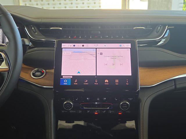 new 2025 Jeep Grand Cherokee car