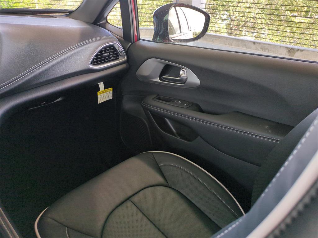 new 2025 Chrysler Pacifica car, priced at $41,839