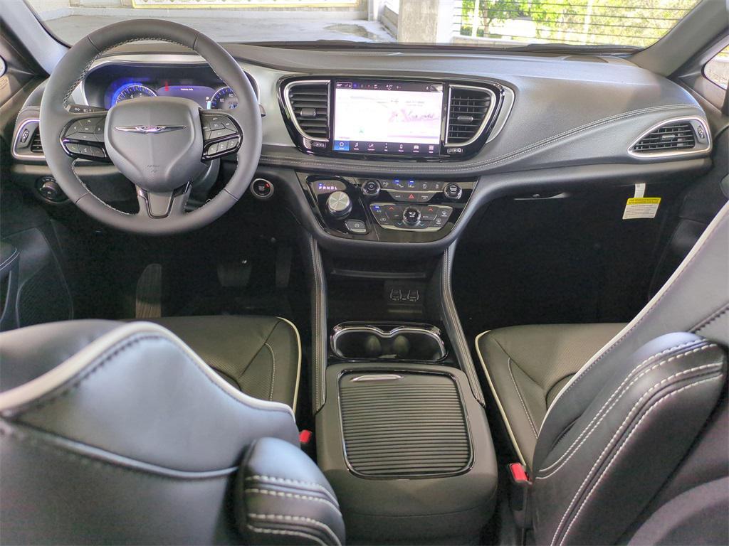new 2025 Chrysler Pacifica car, priced at $41,839