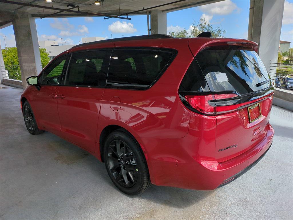 new 2025 Chrysler Pacifica car, priced at $41,839