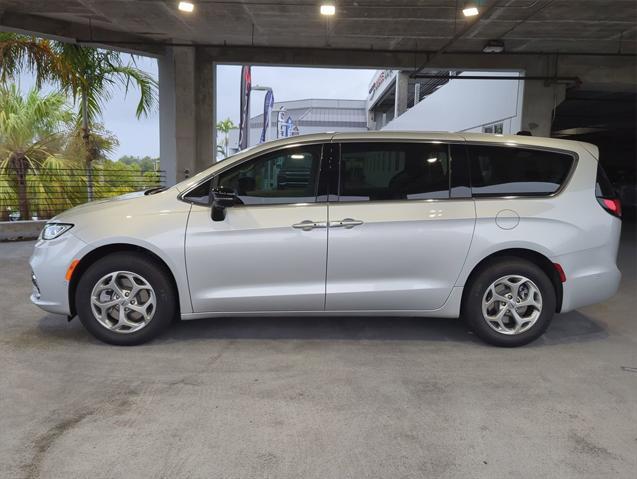 new 2024 Chrysler Pacifica car, priced at $38,528