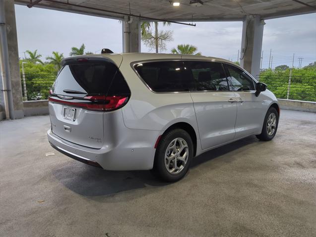 new 2024 Chrysler Pacifica car, priced at $38,528