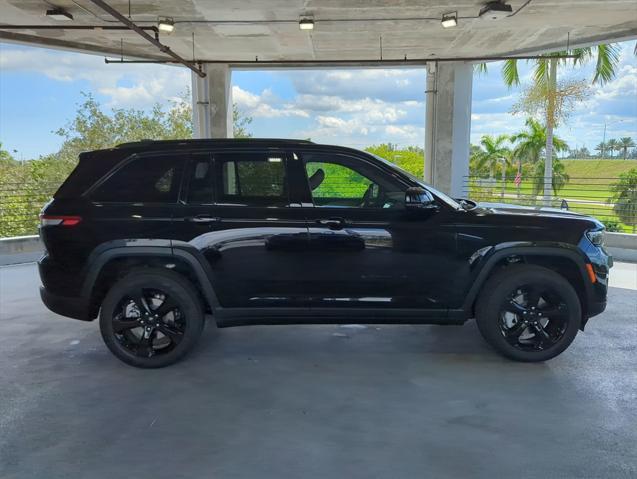 new 2025 Jeep Grand Cherokee car, priced at $43,422