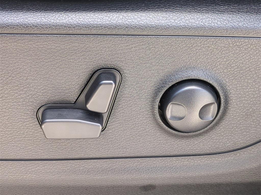 new 2025 Ram 1500 car, priced at $44,168