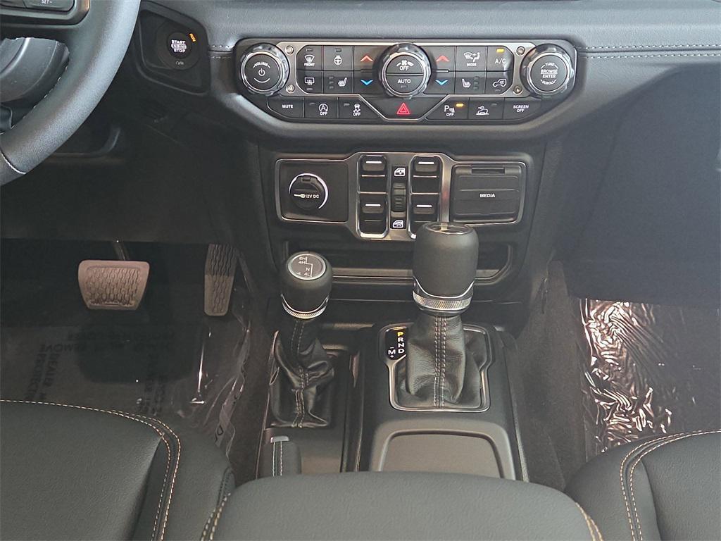 new 2025 Jeep Gladiator car, priced at $47,200