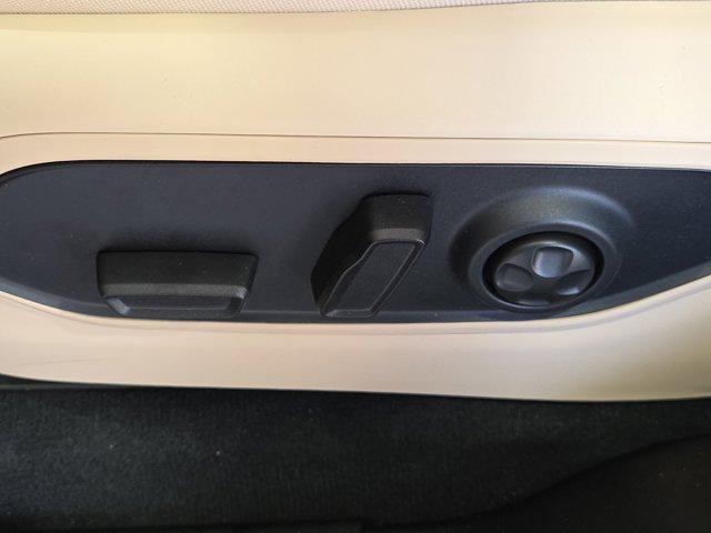 new 2025 Jeep Grand Cherokee car, priced at $37,150