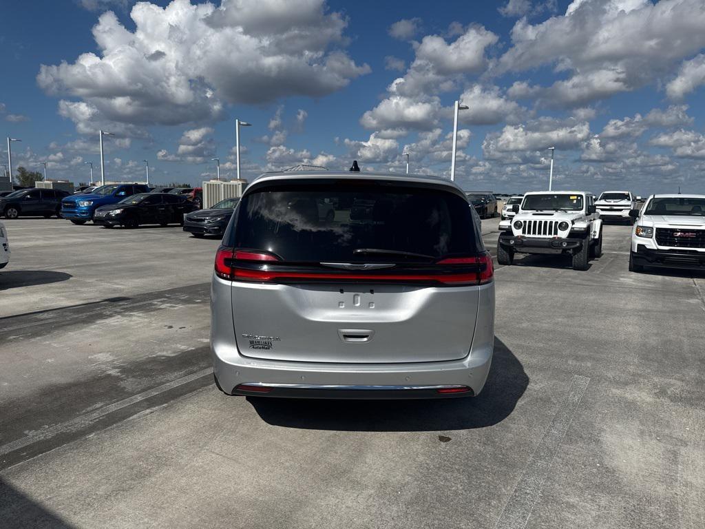 used 2023 Chrysler Pacifica car, priced at $23,057