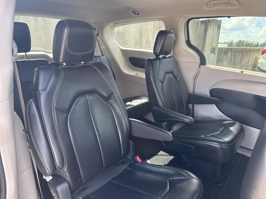 used 2023 Chrysler Pacifica car, priced at $23,057