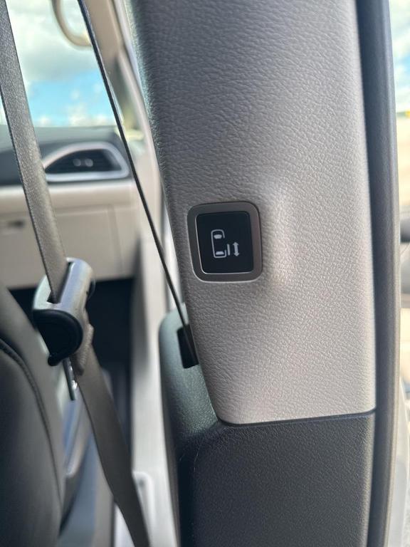 used 2023 Chrysler Pacifica car, priced at $23,057