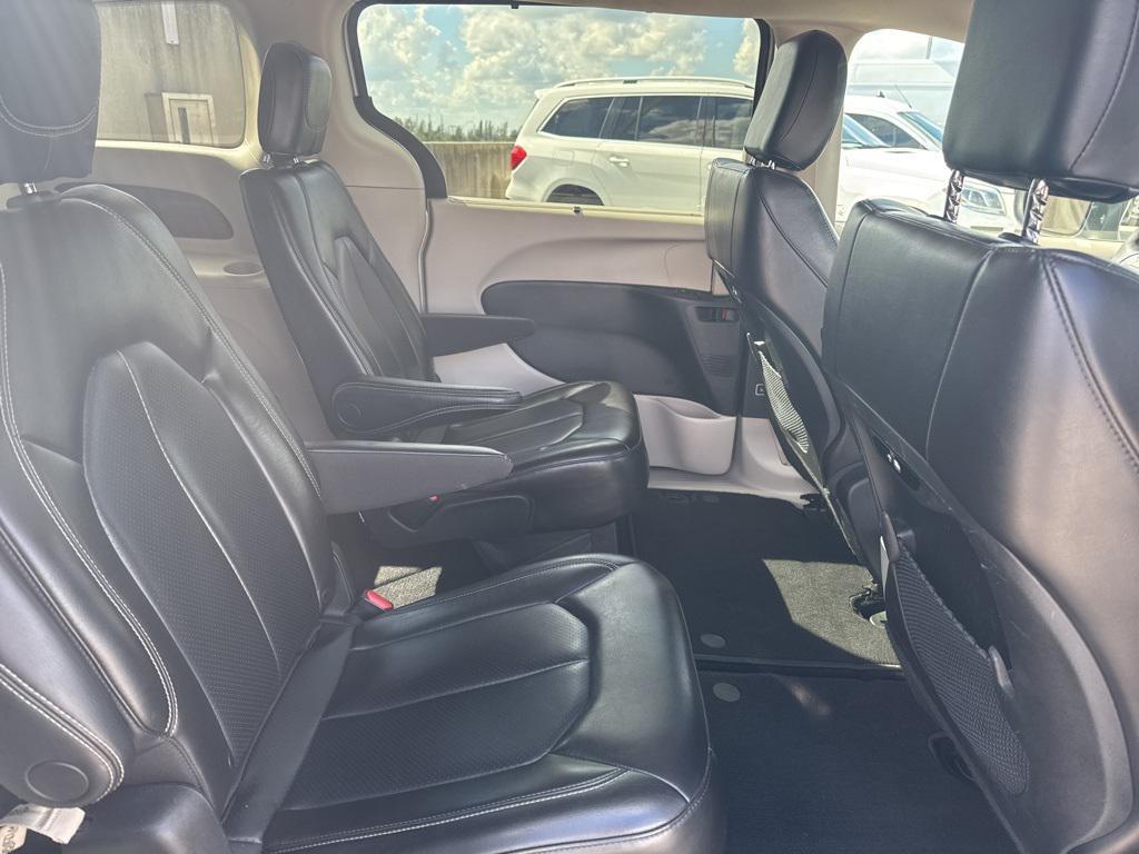 used 2023 Chrysler Pacifica car, priced at $23,057