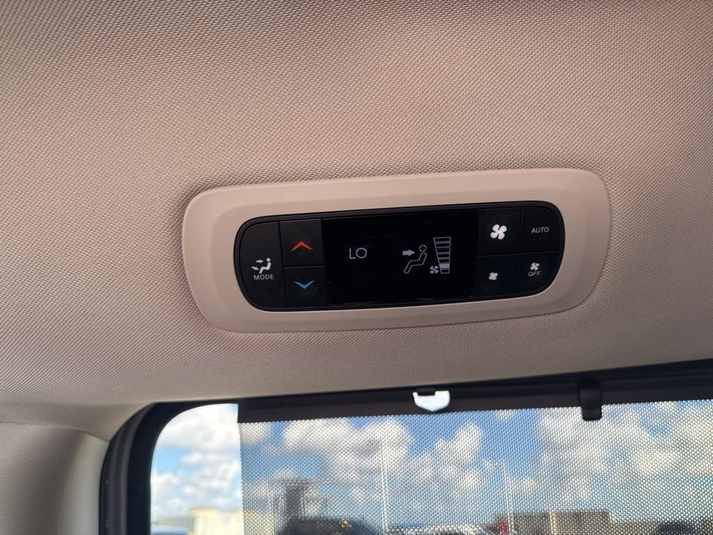 used 2023 Chrysler Pacifica car, priced at $23,057