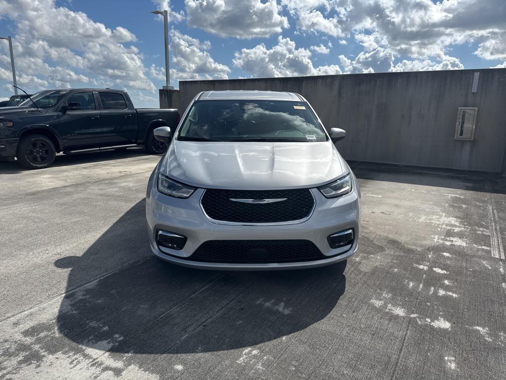 used 2023 Chrysler Pacifica car, priced at $23,057