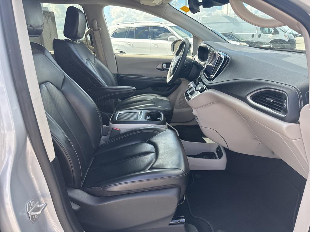 used 2023 Chrysler Pacifica car, priced at $23,057