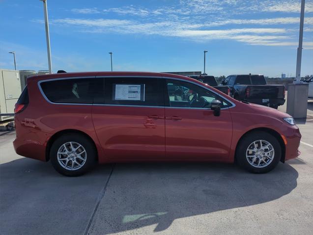 new 2025 Chrysler Pacifica car, priced at $38,328