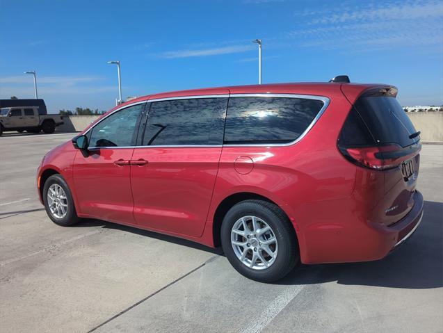 new 2025 Chrysler Pacifica car, priced at $38,328