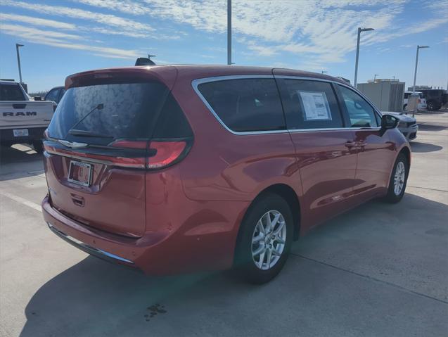 new 2025 Chrysler Pacifica car, priced at $38,328