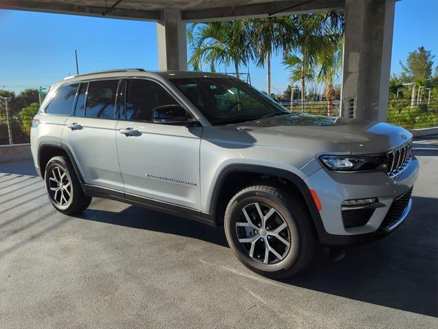 new 2024 Jeep Grand Cherokee car, priced at $45,135