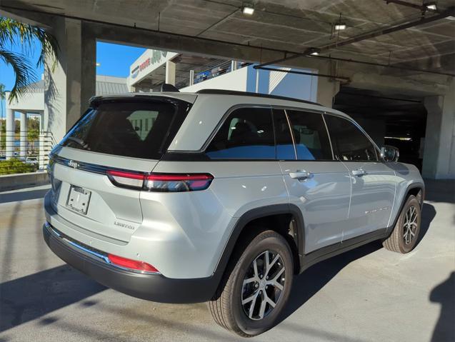 new 2024 Jeep Grand Cherokee car, priced at $45,135